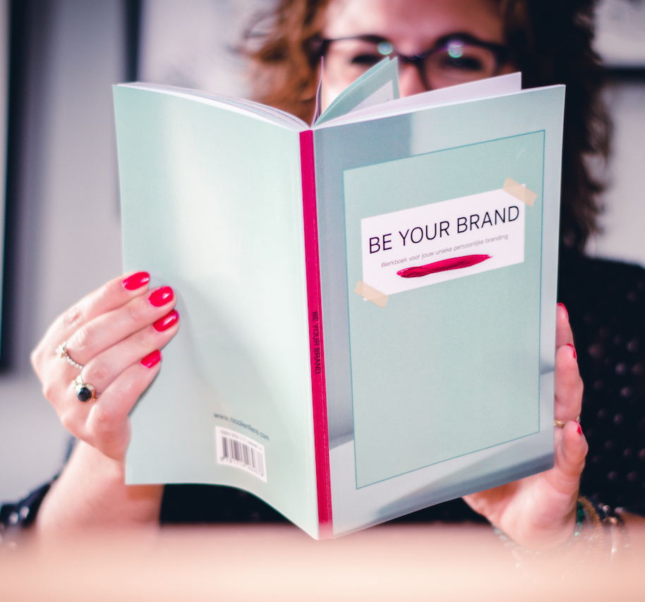 BE YOUR BRAND boek